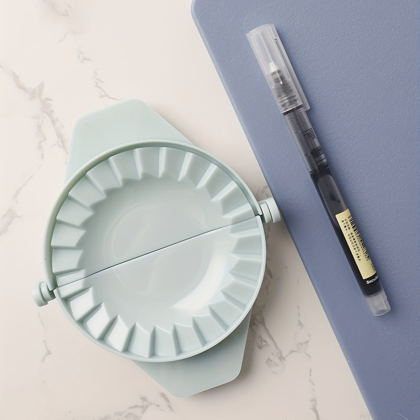 1pc Dumpling Maker, Empanadas Press Mold Maker, Dumpling Mold for Pierogi, Pastelitos, Calzone, Turnovers, Chinese Dumpling, Kitchen Gadgets, Baking Supplies, Kitchen Items