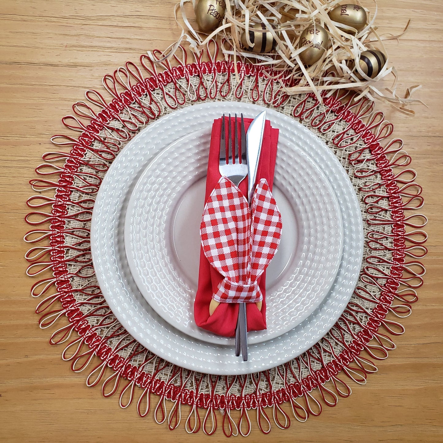 Charlo's Set of 2 Red Beige Sustainable Brazilian Jute Liz Round Placemats Sousplat 16" dia