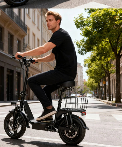 DEEPOWER C14 electric scooter can carry weight on the pedals and is equipped with a 500w motor and a waterproof lithium battery