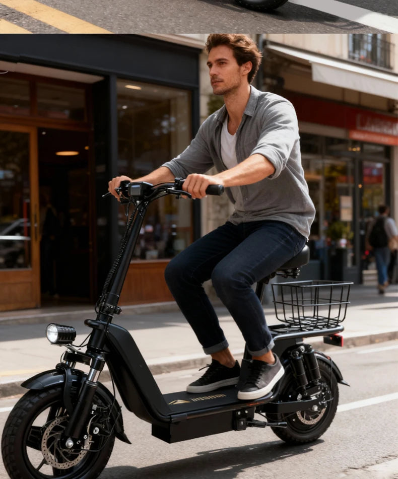 DEEPOWER C14 electric scooter can carry weight on the pedals and is equipped with a 500w motor and a waterproof lithium battery
